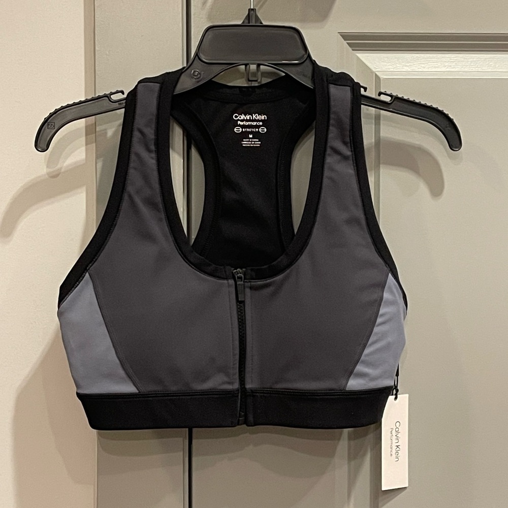 NWT: Calvin Klein - Sports Bra
